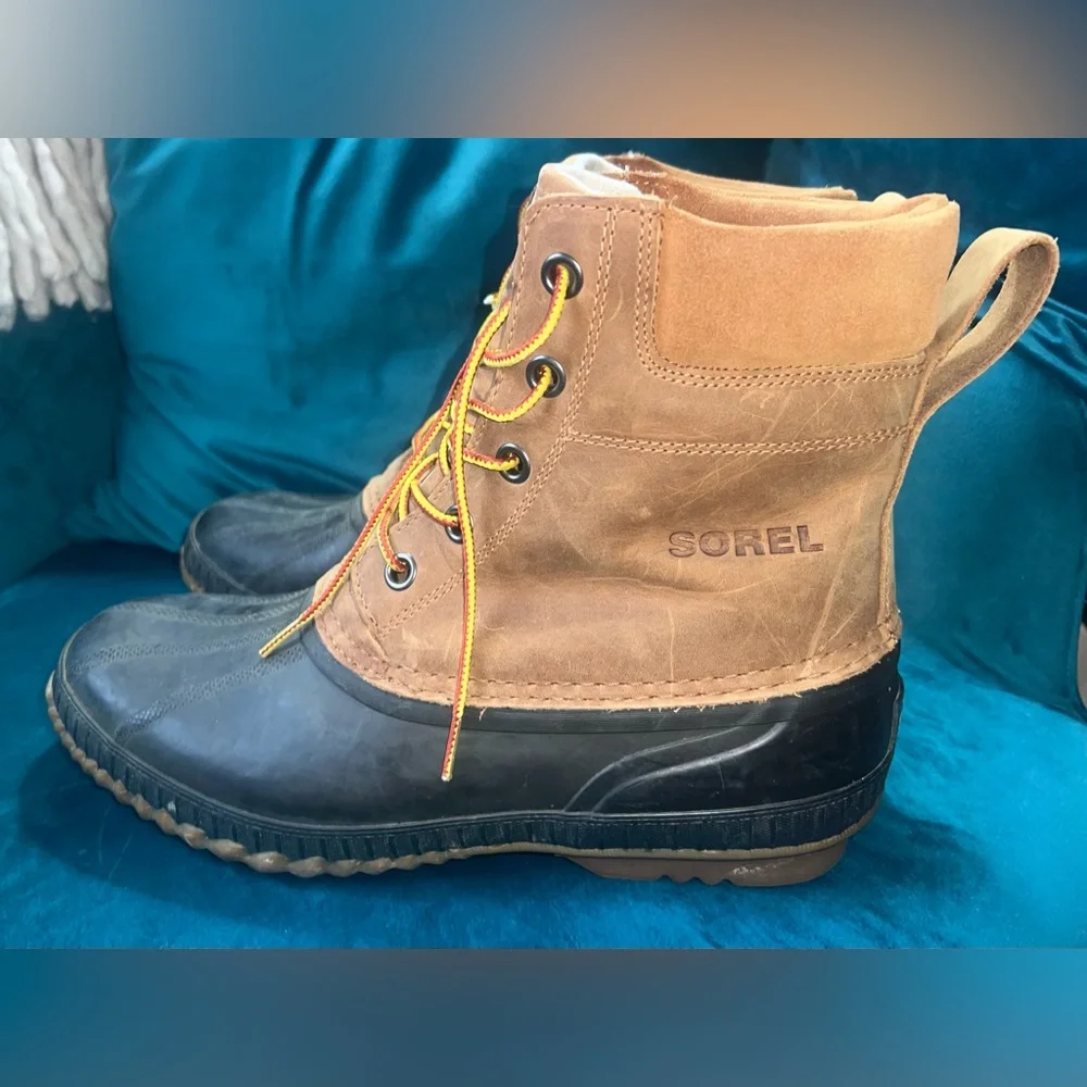 Sorel Men’s size 11.5 Cheyanne II waterproof insulated lace up boots snow